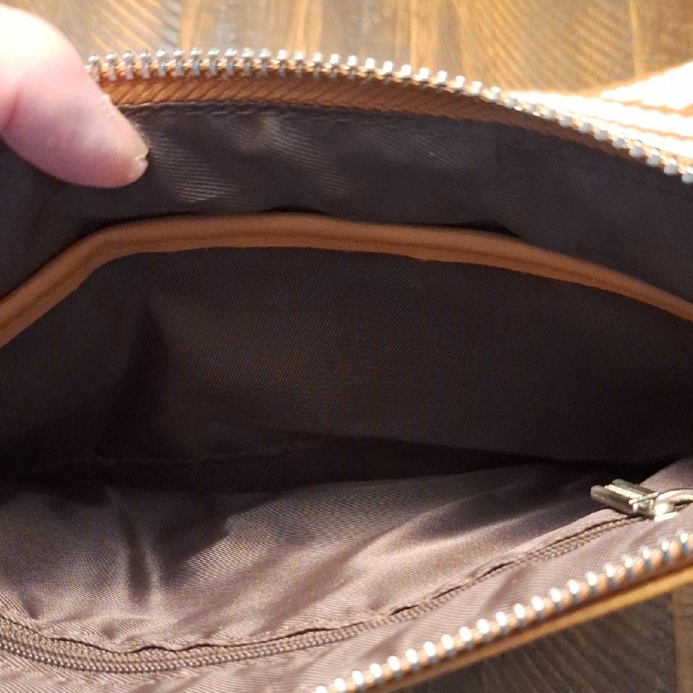 Tan Leather Crossbody Bag - Picture 6 of 7